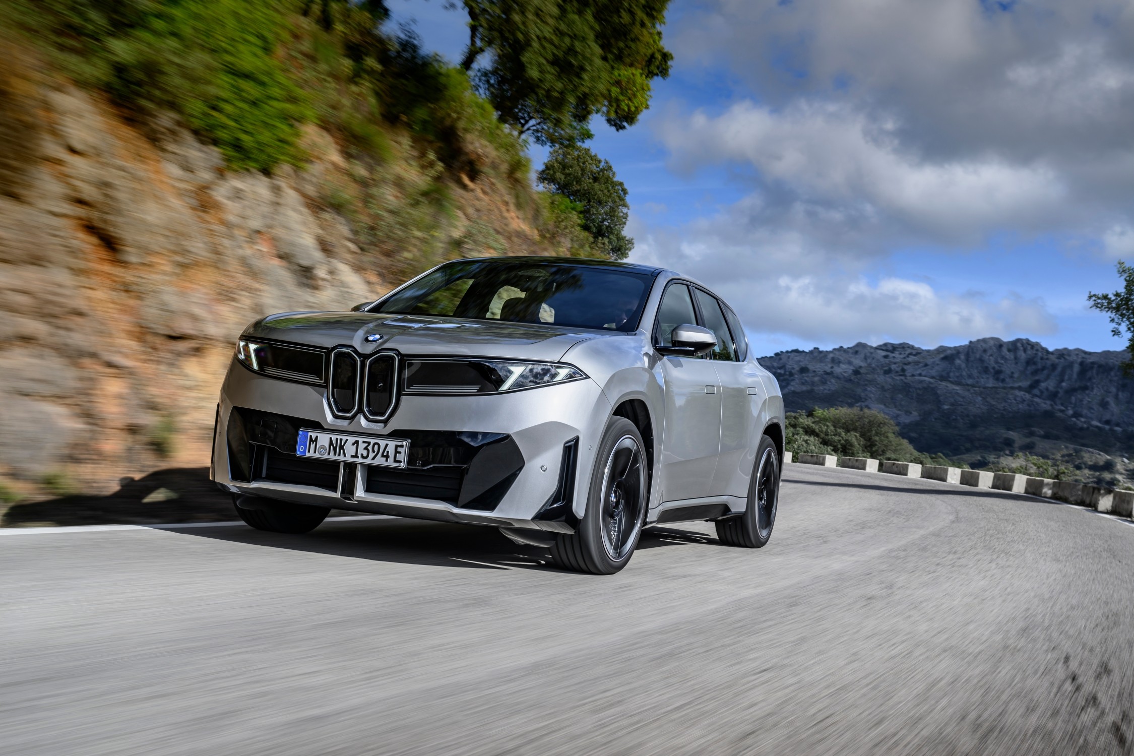BMW iX3 – rekkevidde, lading, pris og kjente feil (2026)